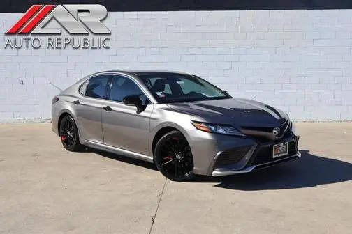 2021 Toyota Camry XSE FWD photo