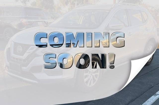 2018 Nissan Rogue SV FWD photo