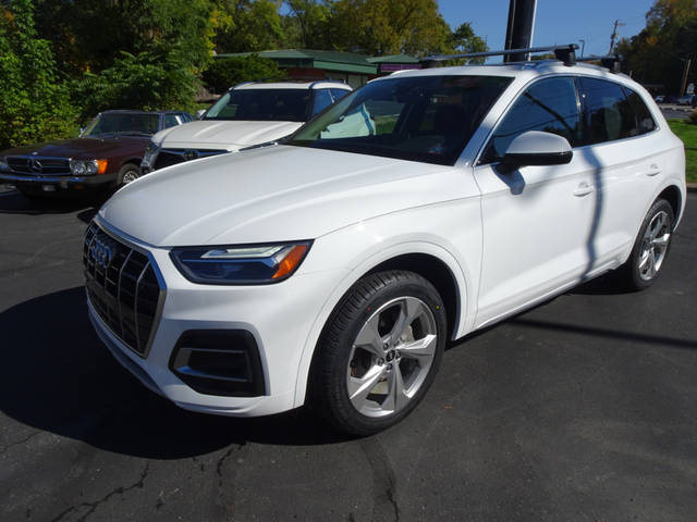 2021 Audi Q5 Premium Plus AWD photo