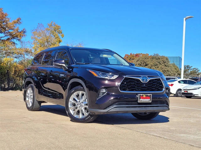 2021 Toyota Highlander Hybrid Limited FWD photo