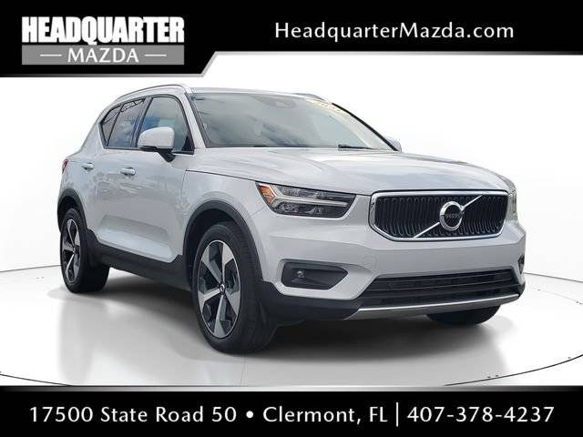 2021 Volvo XC40 Momentum FWD photo