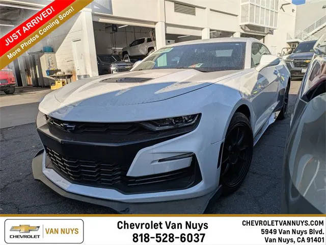 2021 Chevrolet Camaro 1SS RWD photo