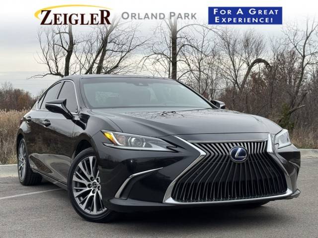 2020 Lexus ES ES 300h FWD photo