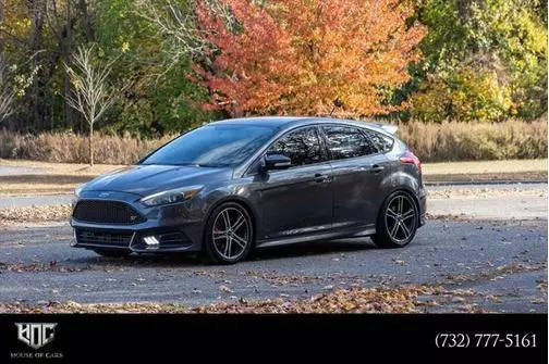 2016 Ford Focus ST FWD photo