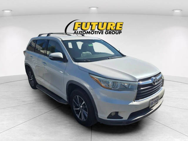 2015 Toyota Highlander LE FWD photo