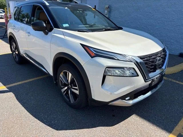 2021 Nissan Rogue Platinum AWD photo