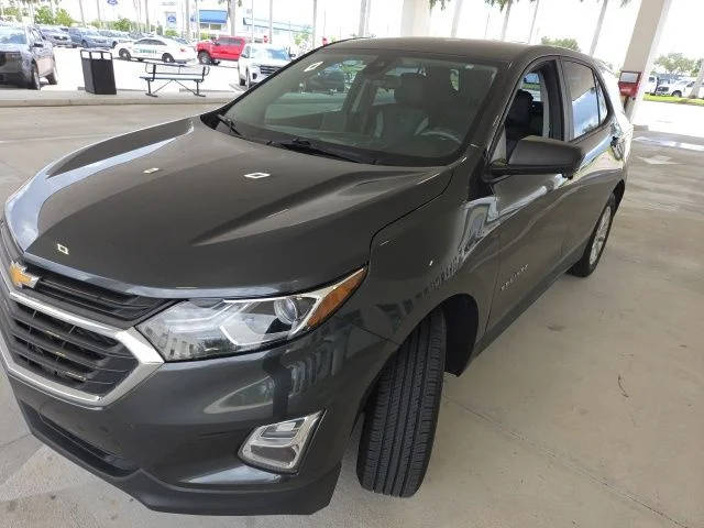 2021 Chevrolet Equinox LS FWD photo