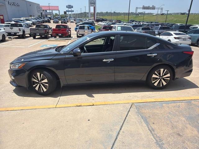 2021 Nissan Altima 2.5 SV FWD photo