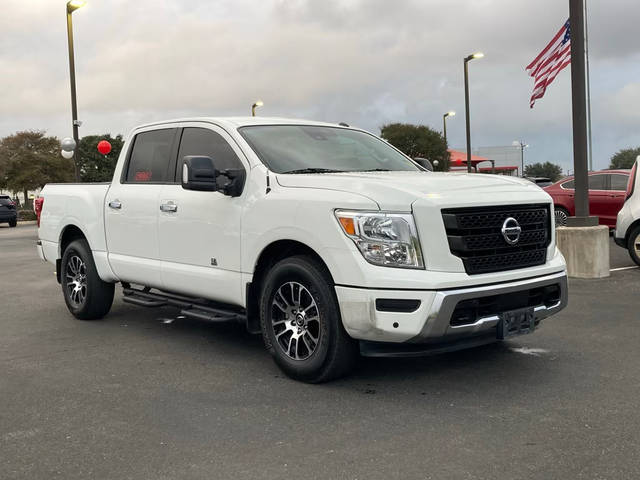 2021 Nissan Titan SV 4WD photo