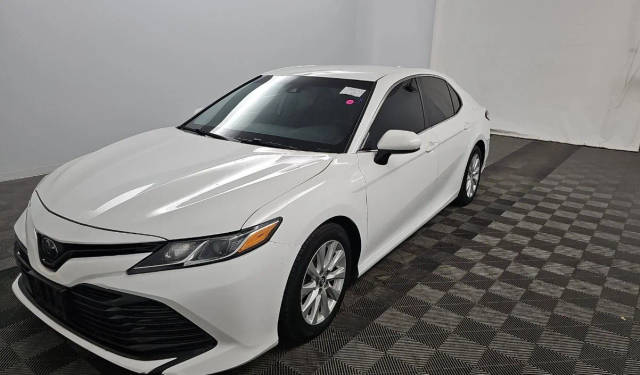 2020 Toyota Camry LE FWD photo