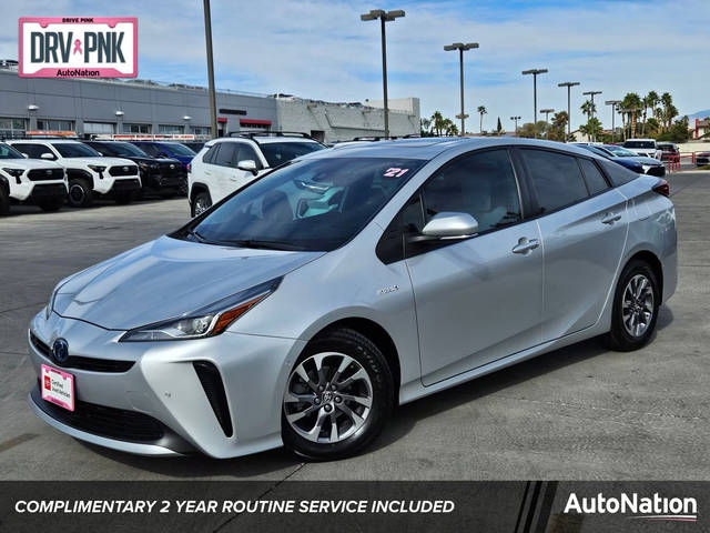 2021 Toyota Prius XLE FWD photo