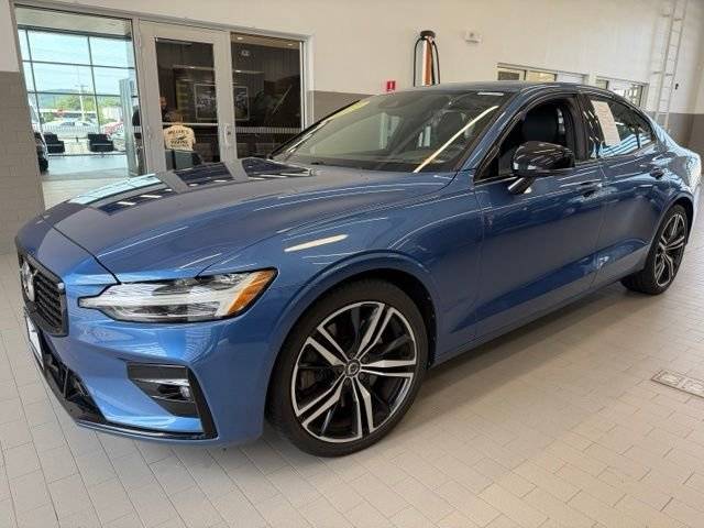 2021 Volvo S60 R-Design AWD photo
