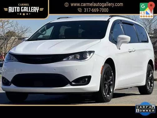 2020 Chrysler Pacifica Minivan Launch Edition AWD photo