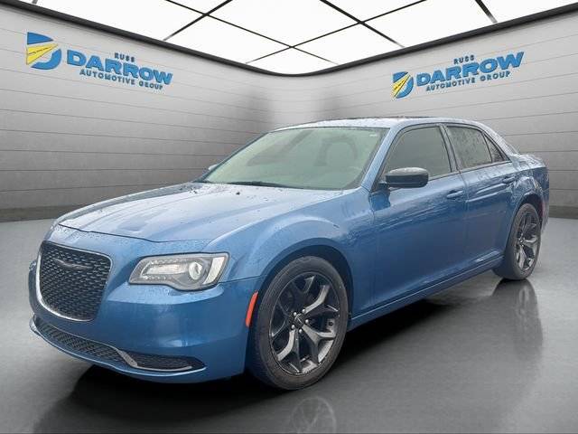2020 Chrysler 300 Touring RWD photo