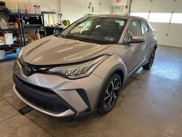 2020 Toyota C-HR XLE FWD photo