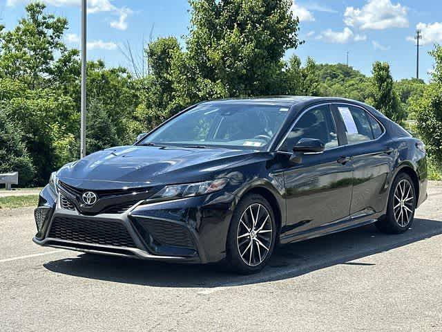 2021 Toyota Camry SE FWD photo