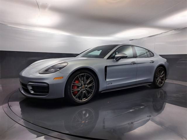 2021 Porsche Panamera GTS AWD photo