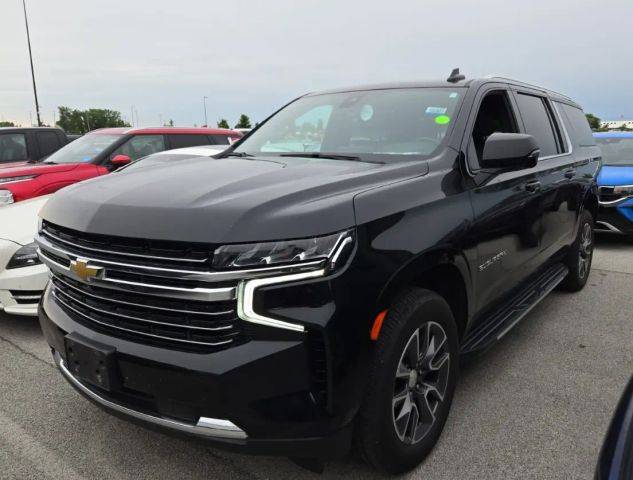 2021 Chevrolet Suburban LT 4WD photo