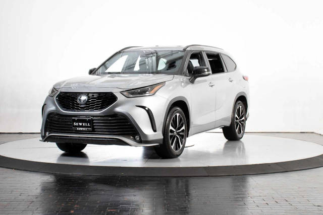 2021 Toyota Highlander XSE FWD photo