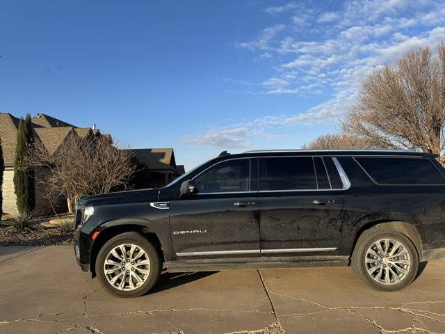 2021 GMC Yukon XL Denali 4WD photo