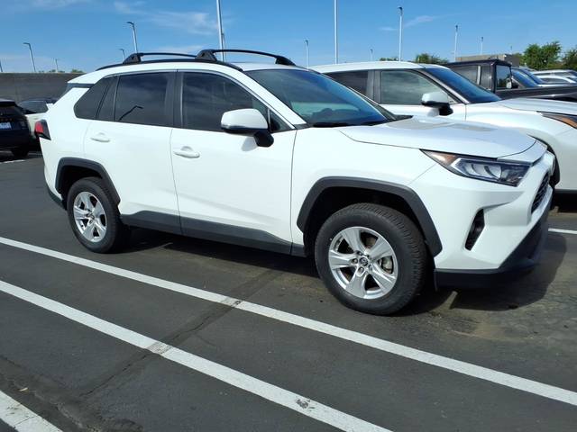 2021 Toyota RAV4 XLE AWD photo