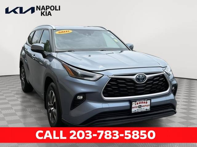 2021 Toyota Highlander Hybrid XLE AWD photo
