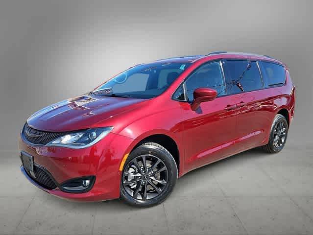 2020 Chrysler Pacifica Minivan Launch Edition AWD photo