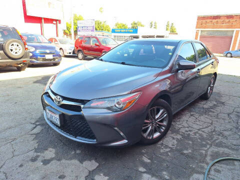 2015 Toyota Camry SE FWD photo