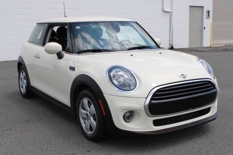 2021 MINI Hardtop 2 Door Cooper FWD photo