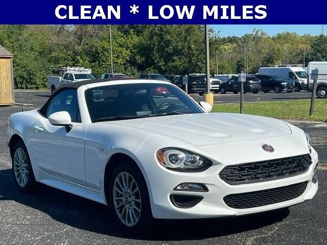 2020 FIAT 124 Spider Classica RWD photo