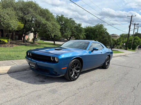 2020 Dodge Challenger SXT RWD photo