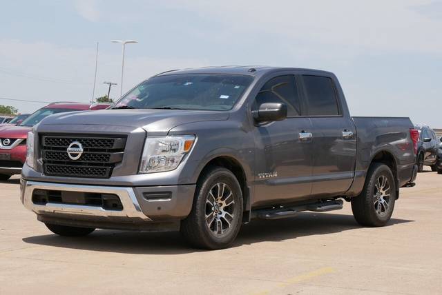 2021 Nissan Titan SV RWD photo