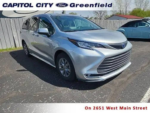 2021 Toyota Sienna XLE FWD photo