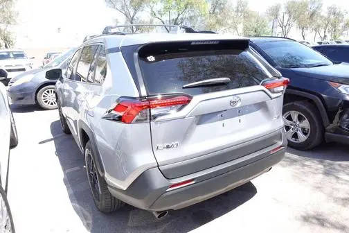 2021 Toyota RAV4 XLE FWD photo