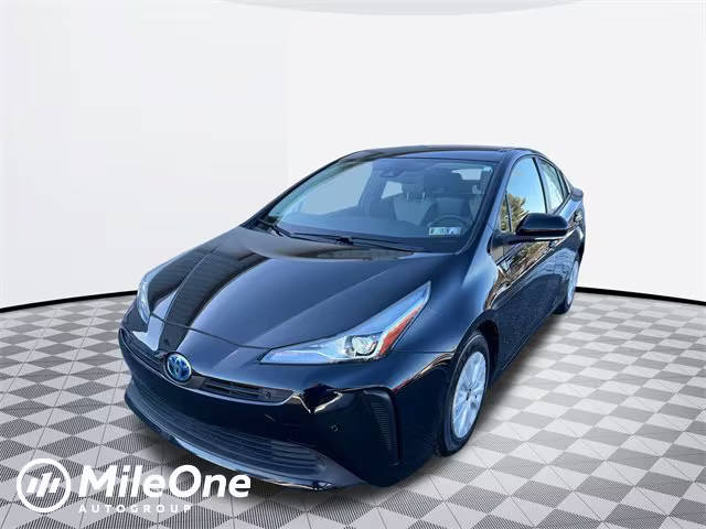 2021 Toyota Prius LE FWD photo