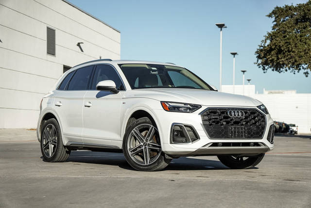 2021 Audi Q5 Premium Plus AWD photo