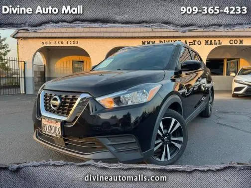 2020 Nissan Kicks SV FWD photo