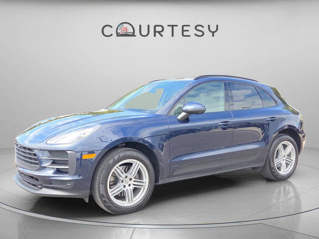 2020 Porsche Macan  AWD photo