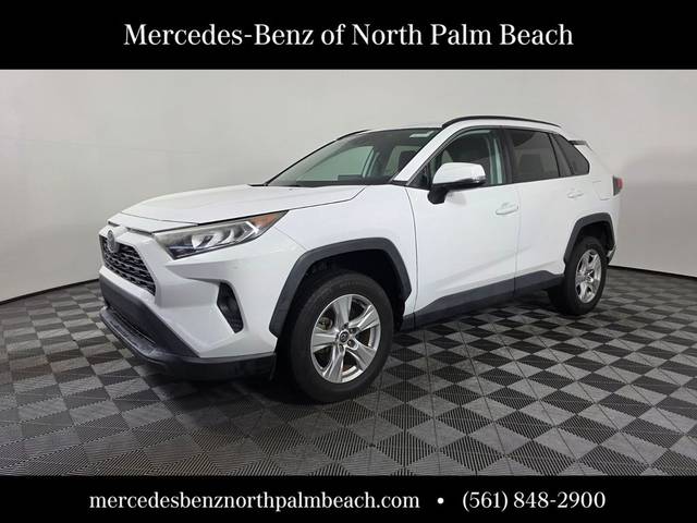 2021 Toyota RAV4 XLE FWD photo