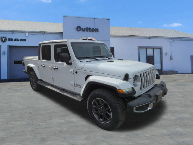 2021 Jeep Gladiator Overland 4WD photo