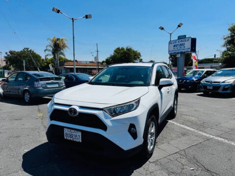 2021 Toyota RAV4 XLE FWD photo