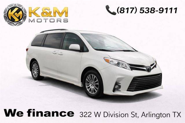 2020 Toyota Sienna XLE FWD photo