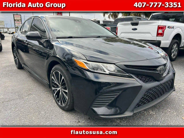 2019 Toyota Camry SE FWD photo