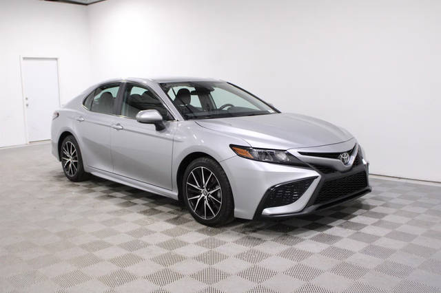 2021 Toyota Camry SE FWD photo