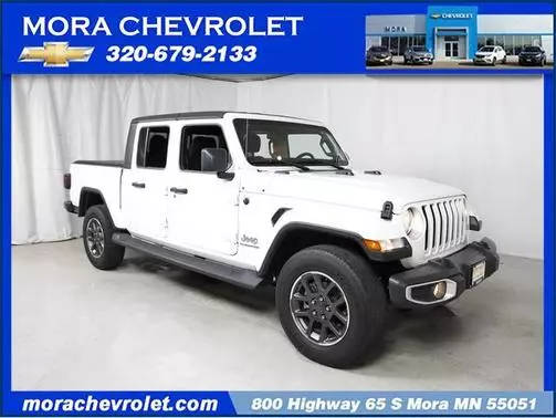 2021 Jeep Gladiator Overland 4WD photo