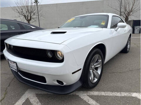 2019 Dodge Challenger SXT RWD photo