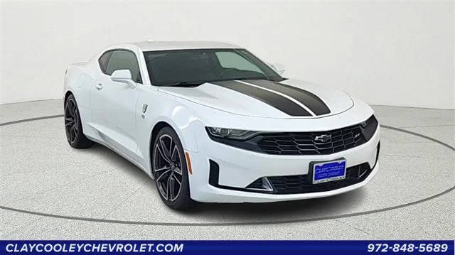 2021 Chevrolet Camaro 2LT RWD photo