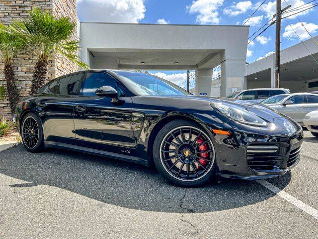 2015 Porsche Panamera GTS AWD photo