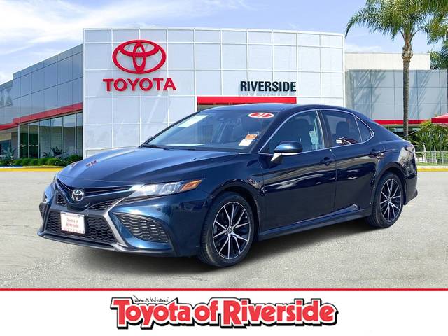 2021 Toyota Camry SE FWD photo