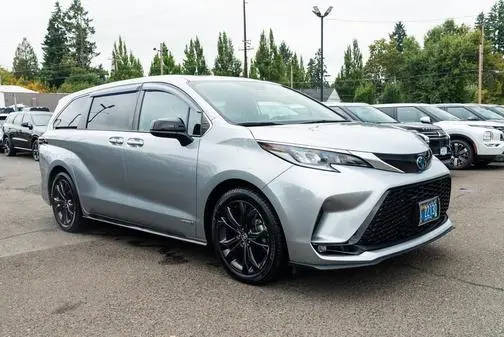 2021 Toyota Sienna XSE FWD photo
